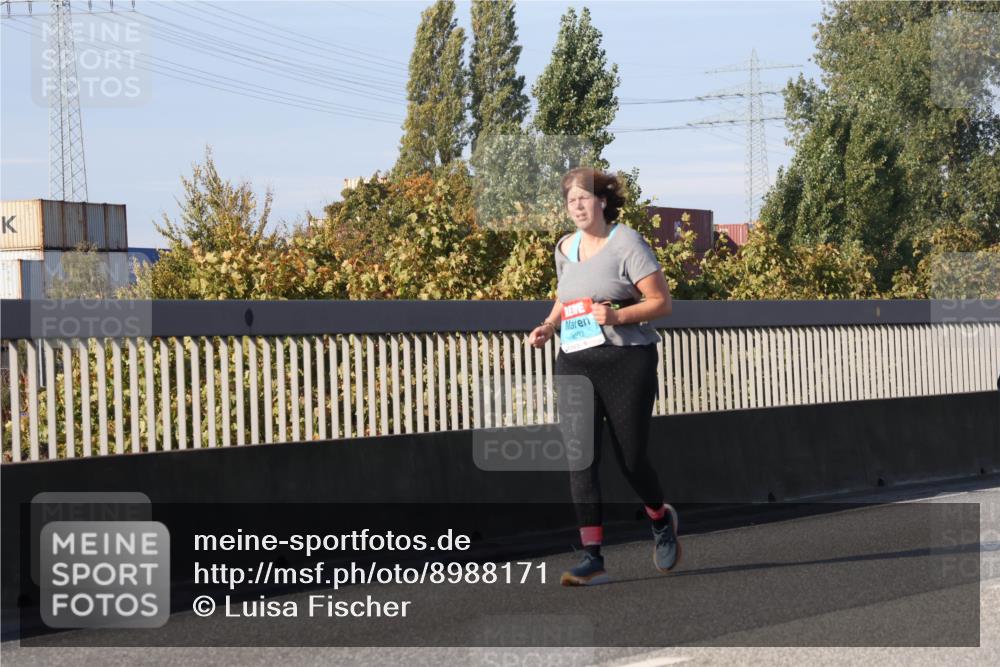 03.10.2025 - Köhlbrandbrückenlauf Luisa Fischer http://msf.ph/oto/8988171 03.10.2025 11:23:52 Position 3 892 meine-sportfotos.de