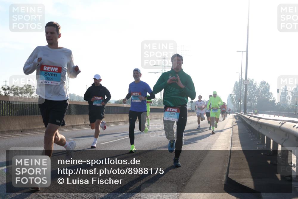 03.10.2025 - Köhlbrandbrückenlauf Luisa Fischer http://msf.ph/oto/8988175 03.10.2025 10:11:10 Position 3 3209, 1062, 1187 meine-sportfotos.de