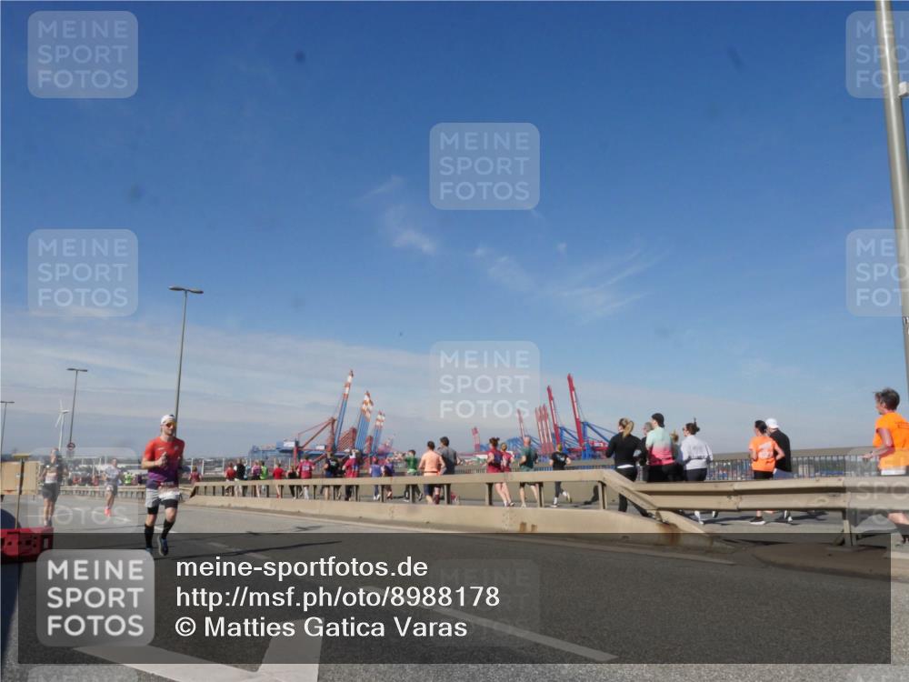 03.10.2025 - Köhlbrandbrückenlauf Matties Gatica Varas http://msf.ph/oto/8988178 03.10.2025 12:33:40 Position 2  meine-sportfotos.de