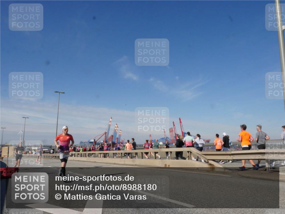 03.10.2025 - Köhlbrandbrückenlauf Matties Gatica Varas http://msf.ph/oto/8988180 03.10.2025 12:33:40 Position 2  meine-sportfotos.de