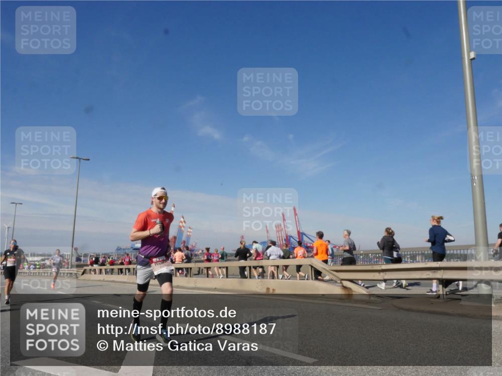 03.10.2025 - Köhlbrandbrückenlauf Matties Gatica Varas http://msf.ph/oto/8988187 03.10.2025 12:33:41 Position 2  meine-sportfotos.de