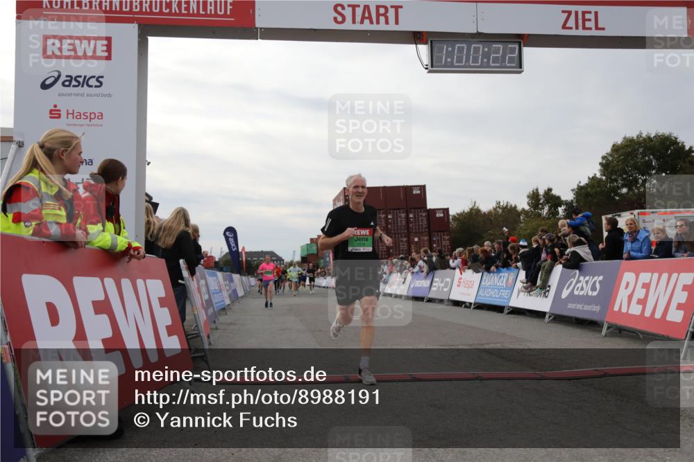 03.10.2025 - Köhlbrandbrückenlauf Yannick Fuchs http://msf.ph/oto/8988191 03.10.2025 16:00:20 Ziel 7027, 7105, 7116, 7233, 7271, 7276, 7301, 9240, 9491, 9717 meine-sportfotos.de