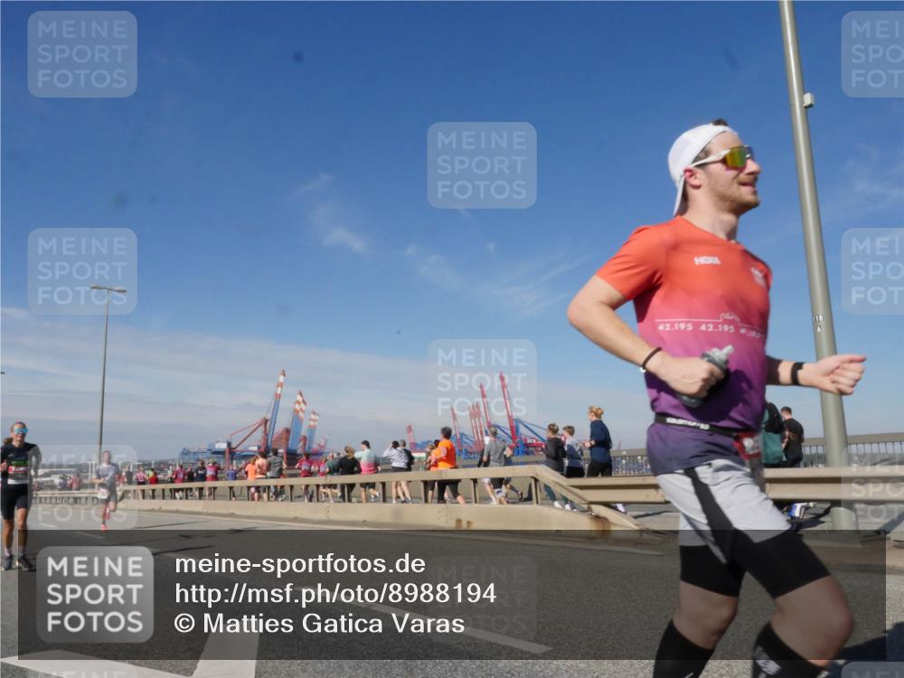 03.10.2025 - Köhlbrandbrückenlauf Matties Gatica Varas http://msf.ph/oto/8988194 03.10.2025 12:33:42 Position 2 42, 195, 42, 195 meine-sportfotos.de