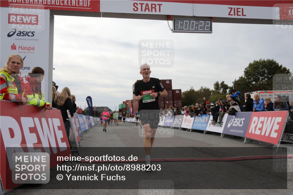 03.10.2025 - Köhlbrandbrückenlauf Yannick Fuchs http://msf.ph/oto/8988203 03.10.2025 16:00:20 Ziel 7027, 7105, 7116, 7233, 7271, 7276, 7301, 9240, 9491, 9717 meine-sportfotos.de