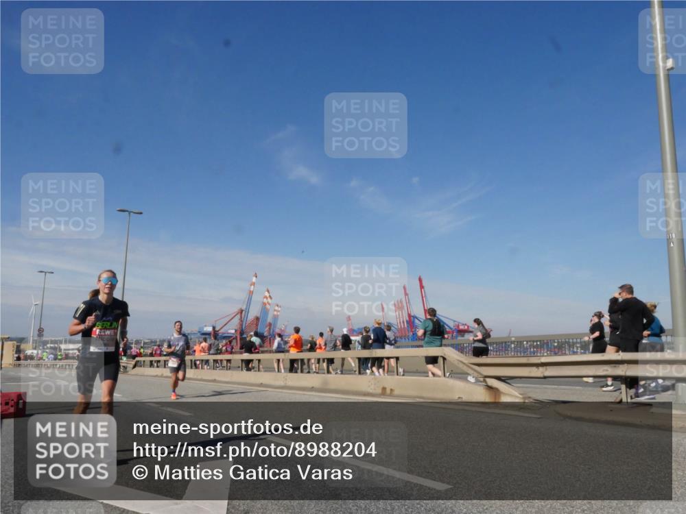 03.10.2025 - Köhlbrandbrückenlauf Matties Gatica Varas http://msf.ph/oto/8988204 03.10.2025 12:33:43 Position 2 118 meine-sportfotos.de