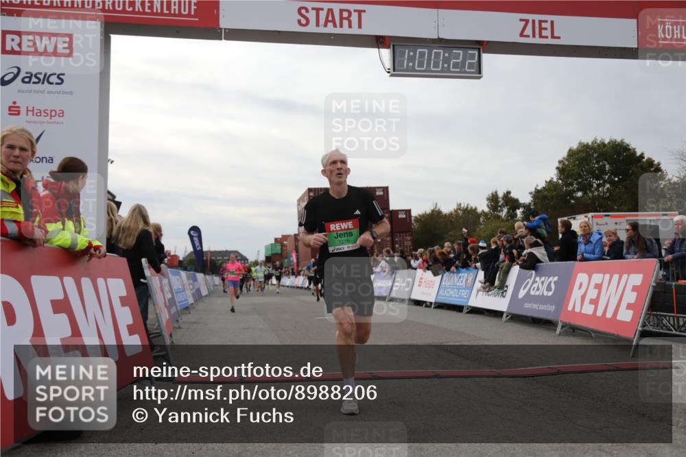 03.10.2025 - Köhlbrandbrückenlauf Yannick Fuchs http://msf.ph/oto/8988206 03.10.2025 16:00:20 Ziel 7027, 7105, 7116, 7233, 7271, 7276, 7301, 9240, 9491, 9717 meine-sportfotos.de