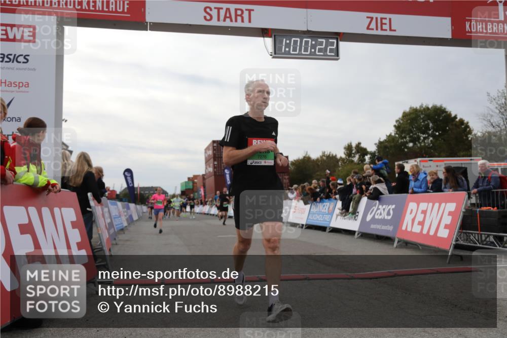 03.10.2025 - Köhlbrandbrückenlauf Yannick Fuchs http://msf.ph/oto/8988215 03.10.2025 16:00:21 Ziel 7027, 7105, 7116, 7202, 7233, 7271, 7276, 7301, 9188, 9189, 9240, 9491, 9717 meine-sportfotos.de