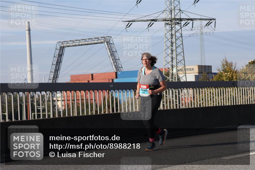 03.10.2025 - Köhlbrandbrückenlauf Luisa Fischer http://msf.ph/oto/8988218 03.10.2025 11:23:54 Position 3 780, 3892, 11 meine-sportfotos.de