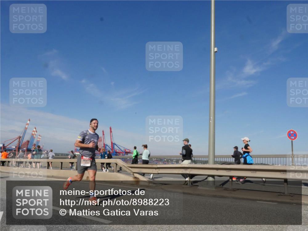 03.10.2025 - Köhlbrandbrückenlauf Matties Gatica Varas http://msf.ph/oto/8988223 03.10.2025 12:33:46 Position 2 118 meine-sportfotos.de