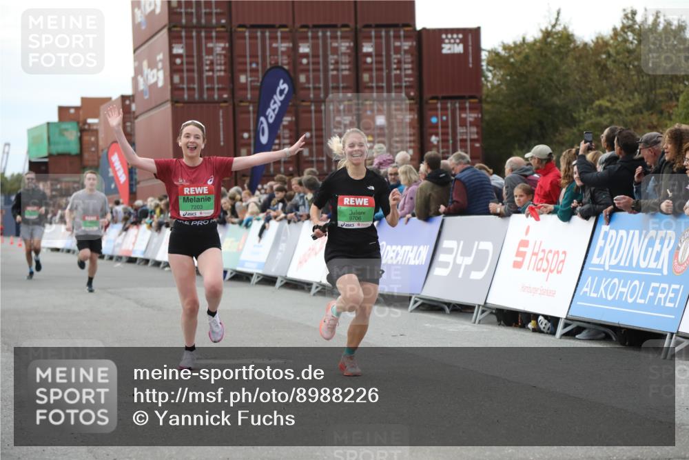 03.10.2025 - Köhlbrandbrückenlauf Yannick Fuchs http://msf.ph/oto/8988226 03.10.2025 16:12:32 Ziel 7203, 7502, 7654, 8901, 8957, 8960, 9300, 9454, 9677, 9706 meine-sportfotos.de