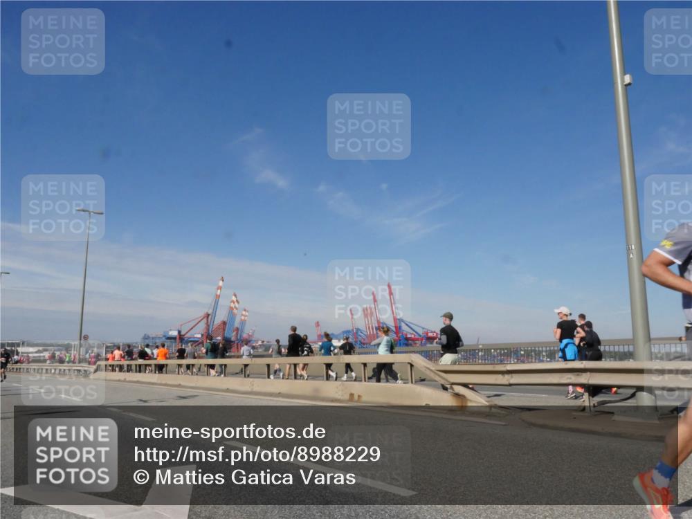 03.10.2025 - Köhlbrandbrückenlauf Matties Gatica Varas http://msf.ph/oto/8988229 03.10.2025 12:33:47 Position 2 118 meine-sportfotos.de