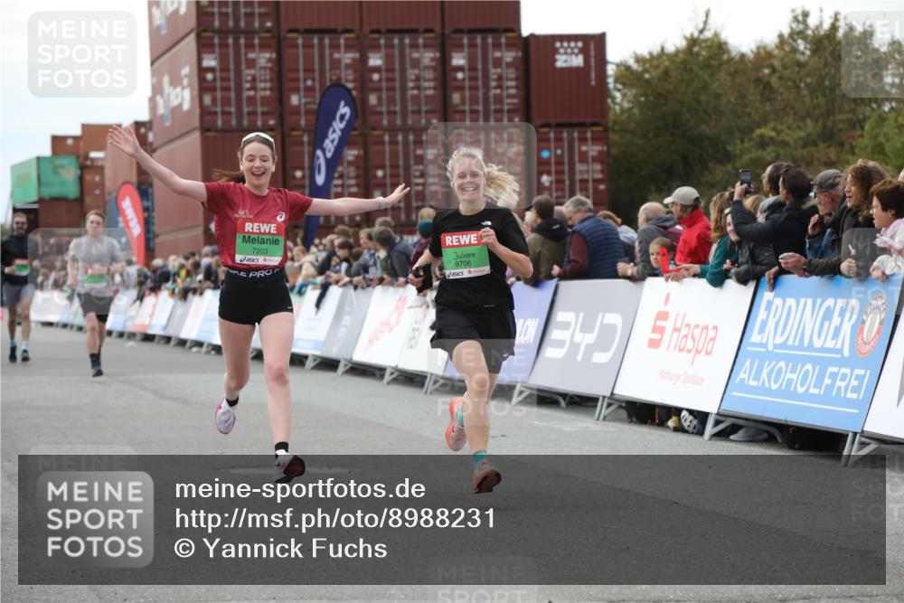 03.10.2025 - Köhlbrandbrückenlauf Yannick Fuchs http://msf.ph/oto/8988231 03.10.2025 16:12:32 Ziel 7203, 7502, 7654, 8901, 8957, 8960, 9300, 9454, 9677, 9706 meine-sportfotos.de