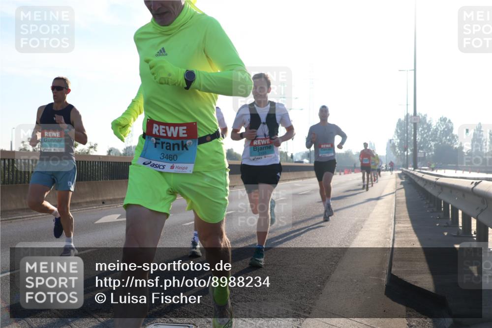 03.10.2025 - Köhlbrandbrückenlauf Luisa Fischer http://msf.ph/oto/8988234 03.10.2025 10:11:13 Position 3 1017, 3460, 3153 meine-sportfotos.de