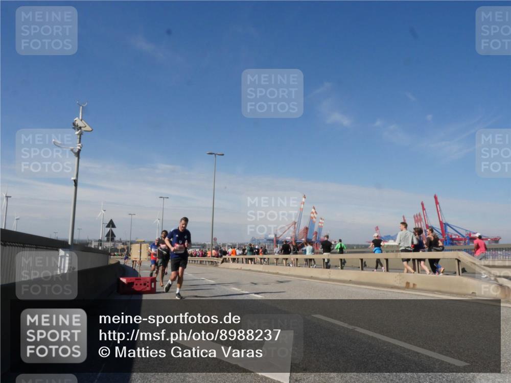 03.10.2025 - Köhlbrandbrückenlauf Matties Gatica Varas http://msf.ph/oto/8988237 03.10.2025 12:33:50 Position 2  meine-sportfotos.de