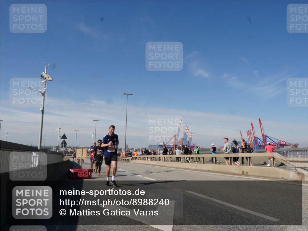 03.10.2025 - Köhlbrandbrückenlauf Matties Gatica Varas http://msf.ph/oto/8988240 03.10.2025 12:33:50 Position 2  meine-sportfotos.de