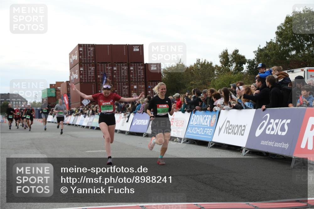 03.10.2025 - Köhlbrandbrückenlauf Yannick Fuchs http://msf.ph/oto/8988241 03.10.2025 16:12:32 Ziel 7203, 7502, 7654, 8901, 8957, 8960, 9300, 9454, 9677, 9706 meine-sportfotos.de