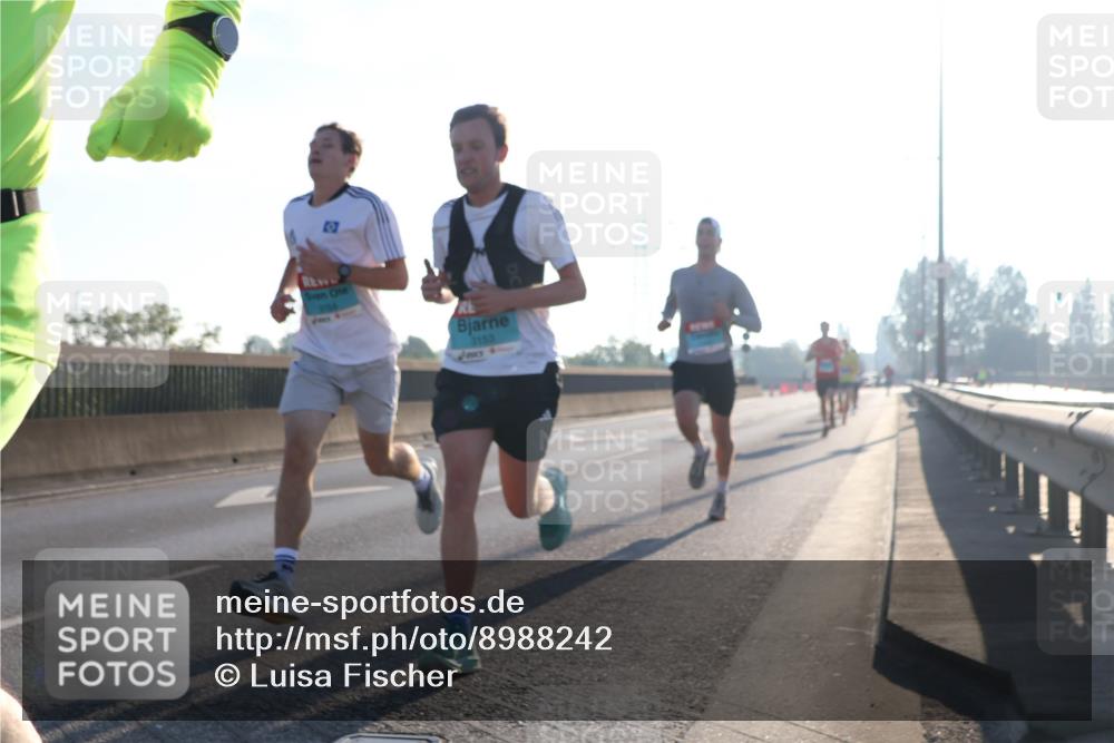 03.10.2025 - Köhlbrandbrückenlauf Luisa Fischer http://msf.ph/oto/8988242 03.10.2025 10:11:14 Position 3 3153 meine-sportfotos.de