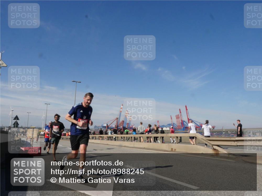 03.10.2025 - Köhlbrandbrückenlauf Matties Gatica Varas http://msf.ph/oto/8988245 03.10.2025 12:33:51 Position 2 1117 meine-sportfotos.de