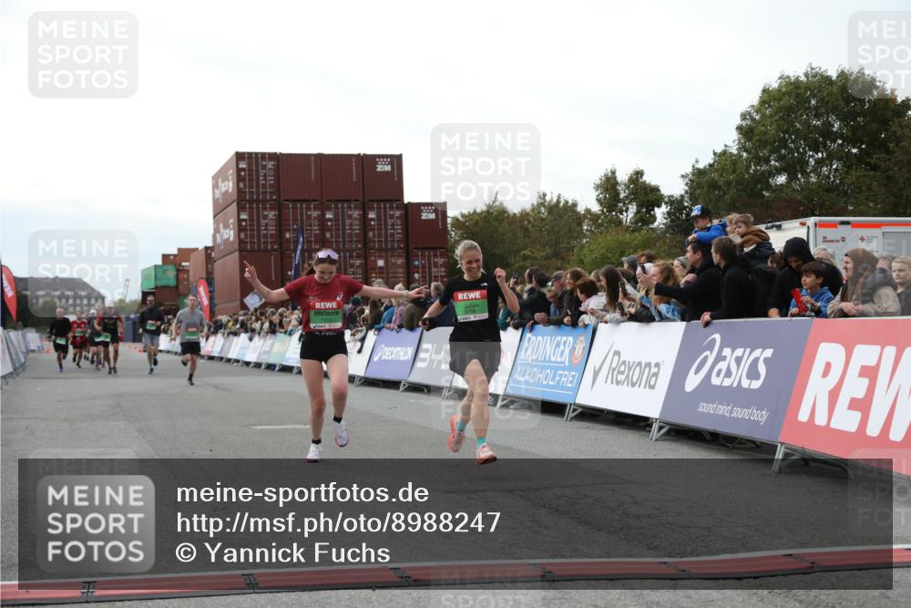 03.10.2025 - Köhlbrandbrückenlauf Yannick Fuchs http://msf.ph/oto/8988247 03.10.2025 16:12:32 Ziel 7203, 7502, 7654, 8901, 8957, 8960, 9300, 9454, 9677, 9706 meine-sportfotos.de