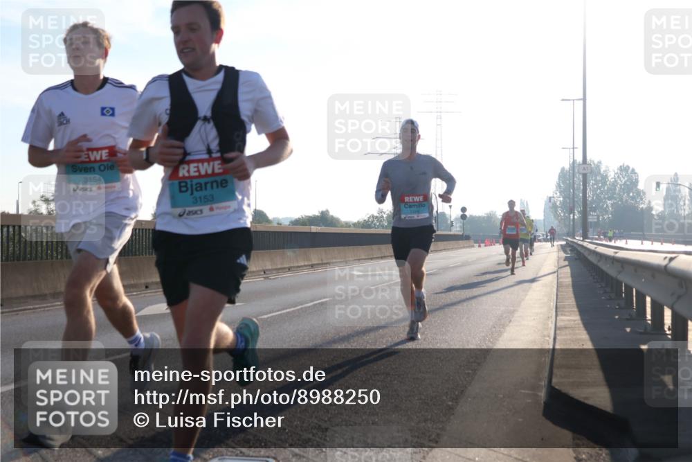 03.10.2025 - Köhlbrandbrückenlauf Luisa Fischer http://msf.ph/oto/8988250 03.10.2025 10:11:14 Position 3 10, 3154, 3153, 1174 meine-sportfotos.de