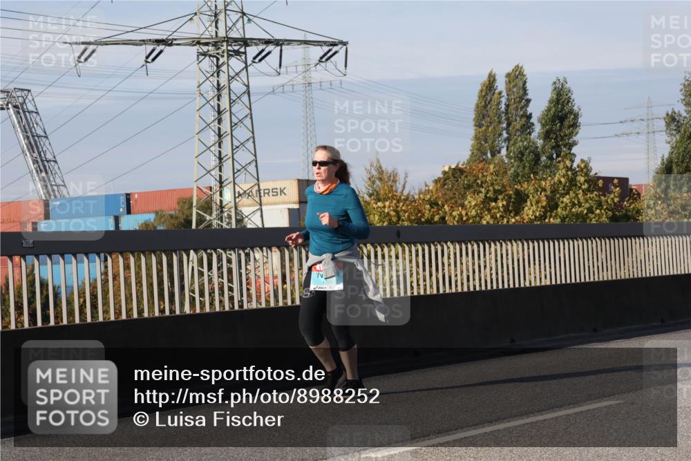 03.10.2025 - Köhlbrandbrückenlauf Luisa Fischer http://msf.ph/oto/8988252 03.10.2025 11:23:57 Position 3 780 meine-sportfotos.de