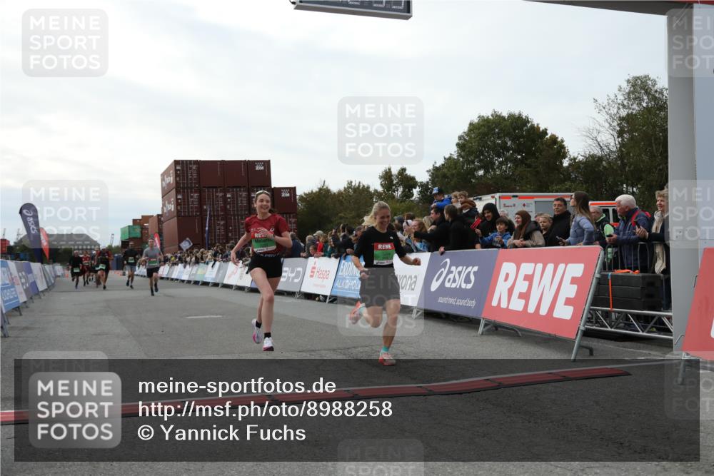 03.10.2025 - Köhlbrandbrückenlauf Yannick Fuchs http://msf.ph/oto/8988258 03.10.2025 16:12:33 Ziel 7203, 7502, 8901, 8957, 8960, 9300, 9420, 9454, 9677, 9706 meine-sportfotos.de