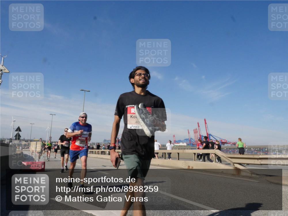 03.10.2025 - Köhlbrandbrückenlauf Matties Gatica Varas http://msf.ph/oto/8988259 03.10.2025 12:33:53 Position 2 1, 40 meine-sportfotos.de