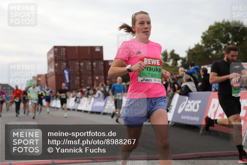 03.10.2025 - Köhlbrandbrückenlauf Yannick Fuchs http://msf.ph/oto/8988267 03.10.2025 16:00:24 Ziel 7027, 7105, 7116, 7202, 7276, 7287, 7301, 9188, 9189, 9240, 9391, 9491, 9717 meine-sportfotos.de