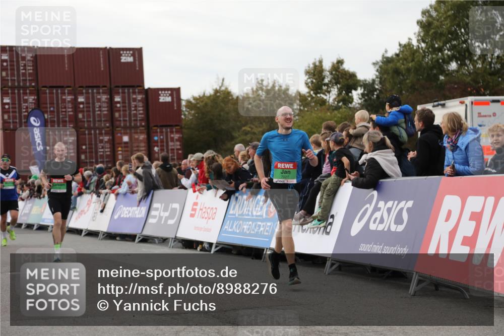 03.10.2025 - Köhlbrandbrückenlauf Yannick Fuchs http://msf.ph/oto/8988276 03.10.2025 16:00:25 Ziel 7027, 7105, 7116, 7202, 7287, 7301, 9188, 9189, 9240, 9391, 9491, 9717 meine-sportfotos.de