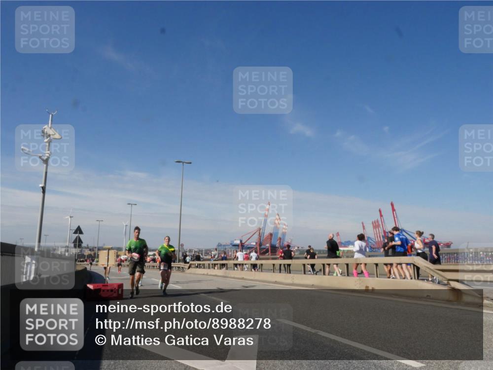 03.10.2025 - Köhlbrandbrückenlauf Matties Gatica Varas http://msf.ph/oto/8988278 03.10.2025 12:33:56 Position 2  meine-sportfotos.de
