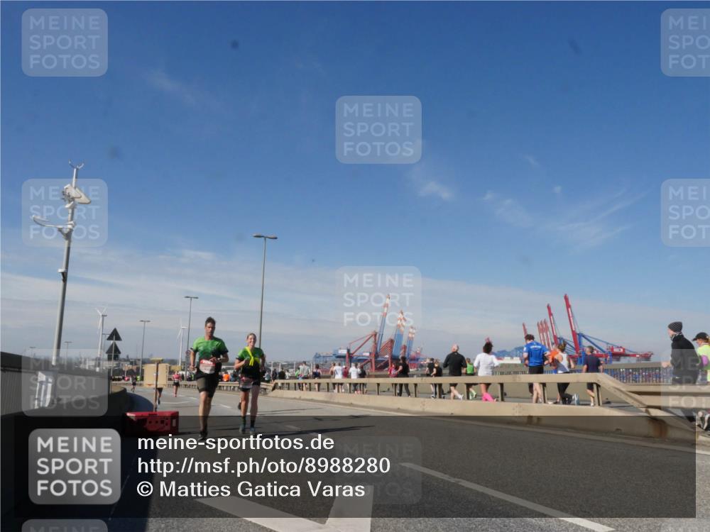 03.10.2025 - Köhlbrandbrückenlauf Matties Gatica Varas http://msf.ph/oto/8988280 03.10.2025 12:33:57 Position 2  meine-sportfotos.de