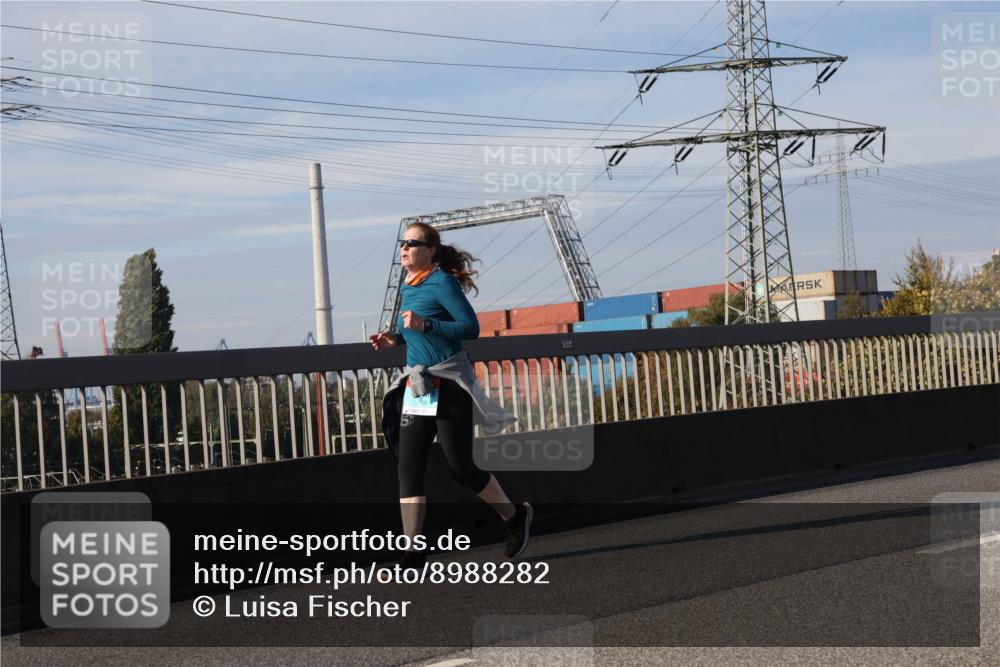 03.10.2025 - Köhlbrandbrückenlauf Luisa Fischer http://msf.ph/oto/8988282 03.10.2025 11:23:58 Position 3 200 meine-sportfotos.de
