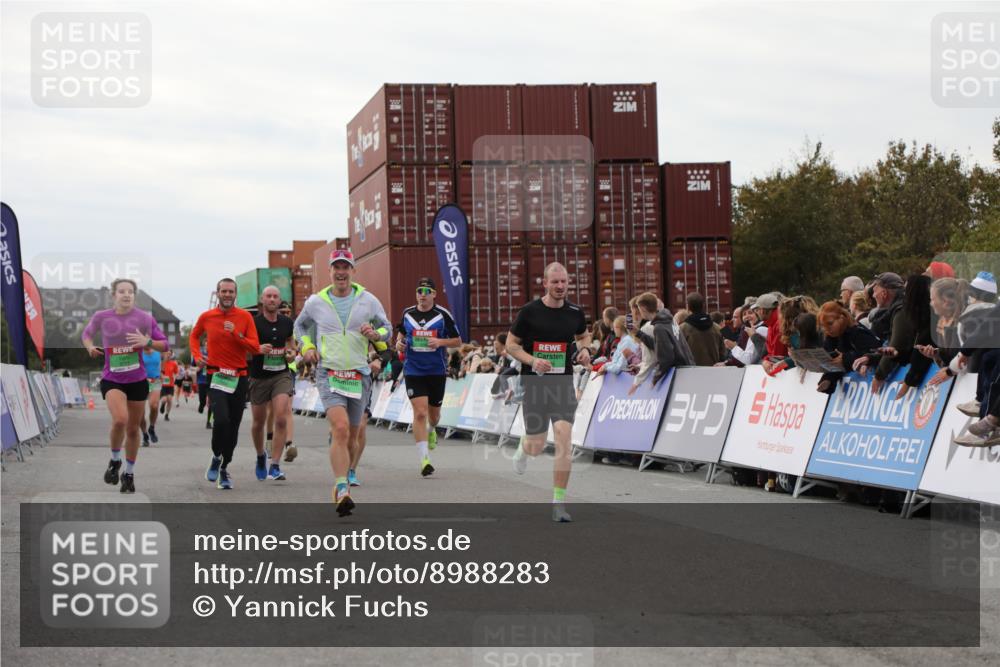03.10.2025 - Köhlbrandbrückenlauf Yannick Fuchs http://msf.ph/oto/8988283 03.10.2025 16:00:25 Ziel 7027, 7105, 7116, 7202, 7287, 7301, 9188, 9189, 9240, 9391, 9491, 9717 meine-sportfotos.de
