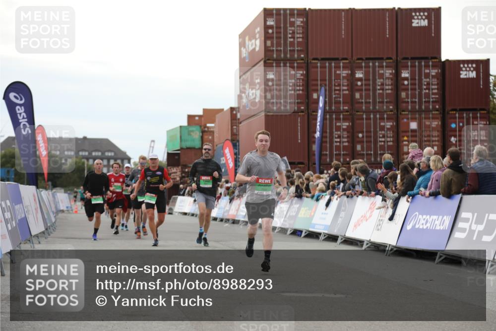 03.10.2025 - Köhlbrandbrückenlauf Yannick Fuchs http://msf.ph/oto/8988293 03.10.2025 16:12:34 Ziel 7203, 7502, 8957, 8960, 8979, 8982, 9300, 9420, 9706 meine-sportfotos.de