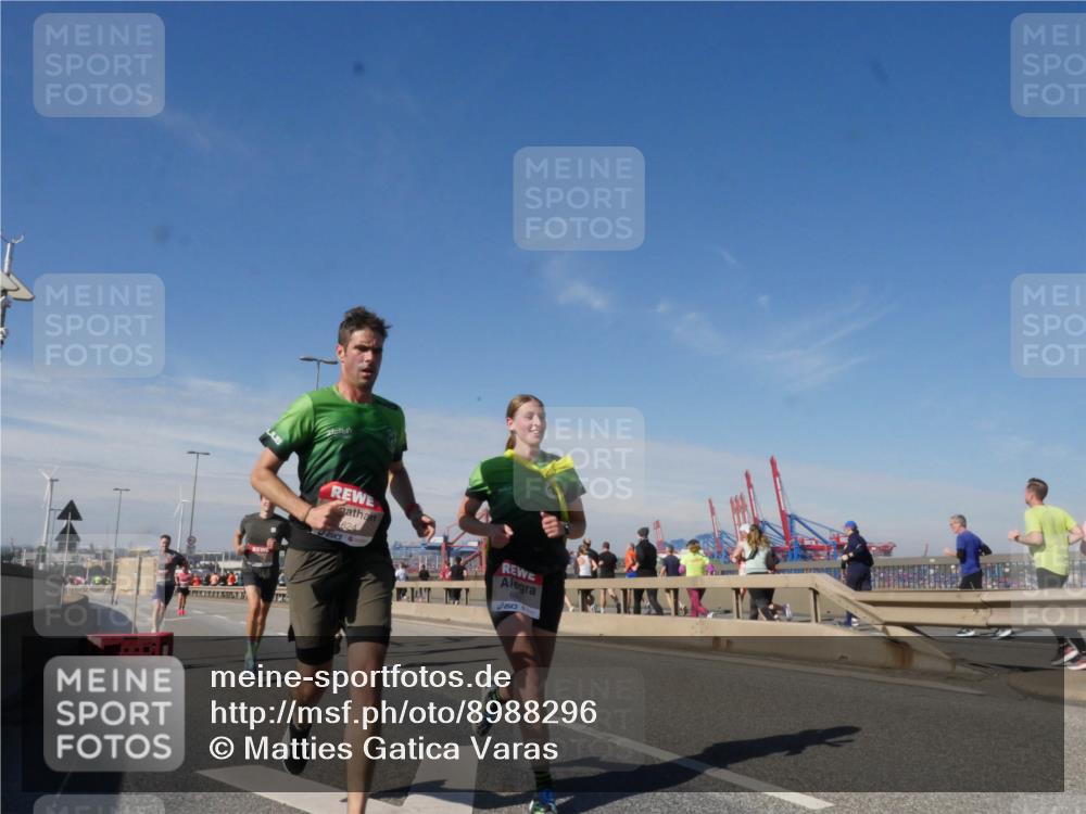 03.10.2025 - Köhlbrandbrückenlauf Matties Gatica Varas http://msf.ph/oto/8988296 03.10.2025 12:33:59 Position 2 624 meine-sportfotos.de