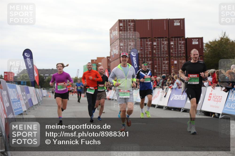 03.10.2025 - Köhlbrandbrückenlauf Yannick Fuchs http://msf.ph/oto/8988301 03.10.2025 16:00:26 Ziel 7027, 7105, 7116, 7202, 7287, 7301, 7327, 9188, 9189, 9240, 9391, 9491, 9717 meine-sportfotos.de