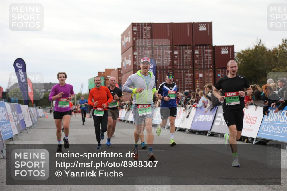 03.10.2025 - Köhlbrandbrückenlauf Yannick Fuchs http://msf.ph/oto/8988307 03.10.2025 16:00:26 Ziel 7027, 7105, 7116, 7202, 7287, 7301, 7327, 9188, 9189, 9240, 9391, 9491, 9717 meine-sportfotos.de