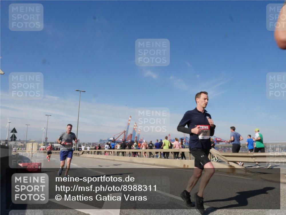 03.10.2025 - Köhlbrandbrückenlauf Matties Gatica Varas http://msf.ph/oto/8988311 03.10.2025 12:34:01 Position 2  meine-sportfotos.de