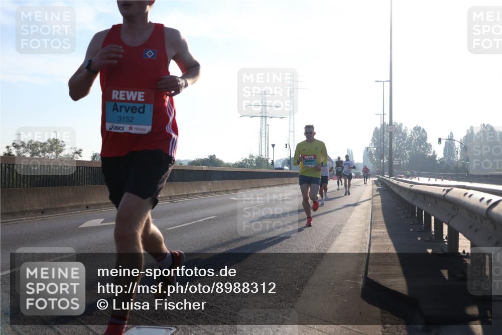 03.10.2025 - Köhlbrandbrückenlauf Luisa Fischer http://msf.ph/oto/8988312 03.10.2025 10:11:18 Position 3 3152 meine-sportfotos.de