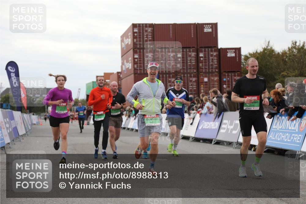 03.10.2025 - Köhlbrandbrückenlauf Yannick Fuchs http://msf.ph/oto/8988313 03.10.2025 16:00:26 Ziel 7027, 7105, 7116, 7202, 7287, 7301, 7327, 9188, 9189, 9240, 9391, 9491, 9717 meine-sportfotos.de