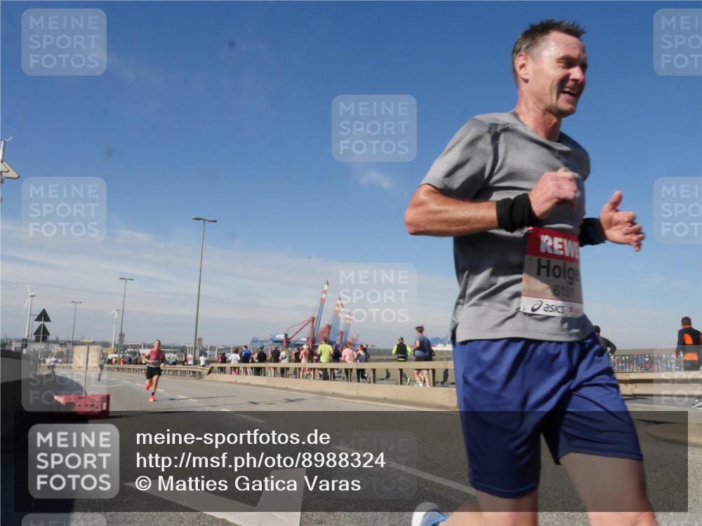 03.10.2025 - Köhlbrandbrückenlauf Matties Gatica Varas http://msf.ph/oto/8988324 03.10.2025 12:34:03 Position 2 6151 meine-sportfotos.de