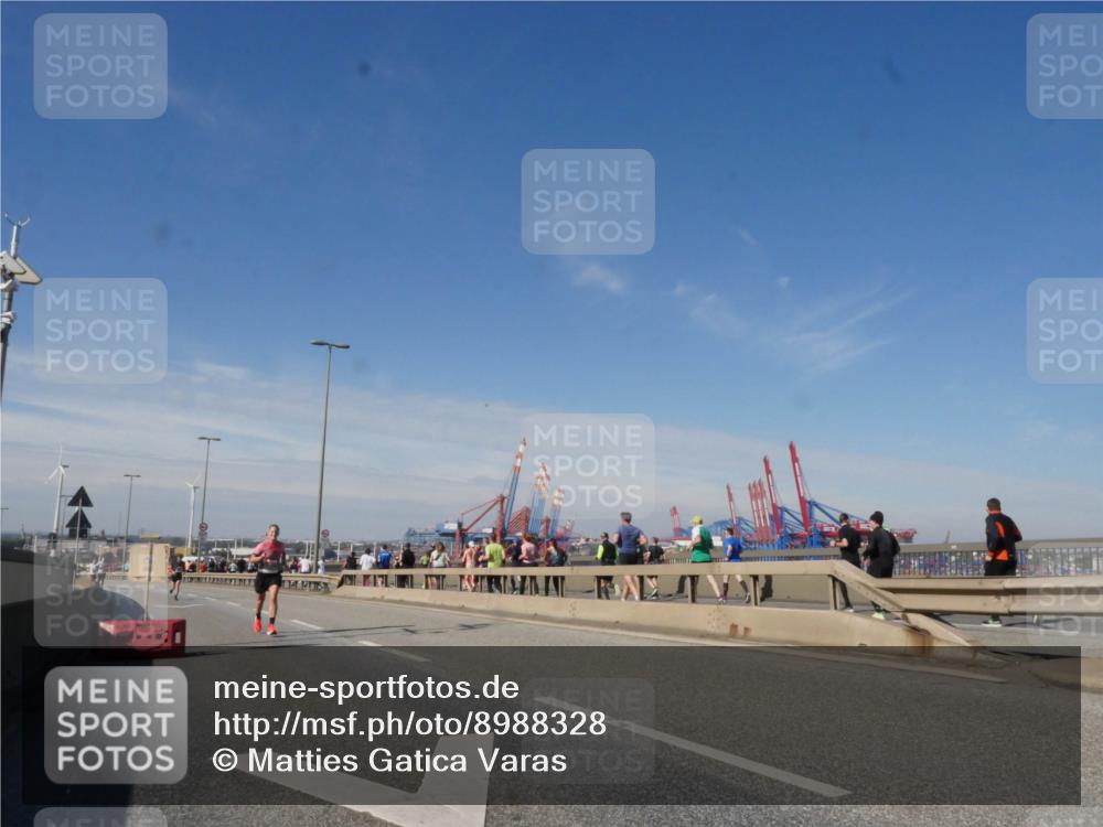 03.10.2025 - Köhlbrandbrückenlauf Matties Gatica Varas http://msf.ph/oto/8988328 03.10.2025 12:34:04 Position 2 1444 meine-sportfotos.de