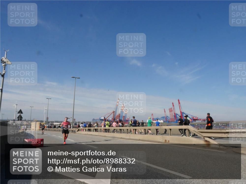 03.10.2025 - Köhlbrandbrückenlauf Matties Gatica Varas http://msf.ph/oto/8988332 03.10.2025 12:34:04 Position 2  meine-sportfotos.de