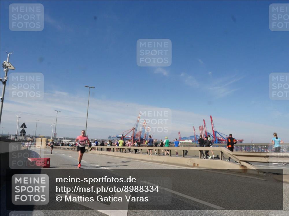 03.10.2025 - Köhlbrandbrückenlauf Matties Gatica Varas http://msf.ph/oto/8988334 03.10.2025 12:34:05 Position 2  meine-sportfotos.de