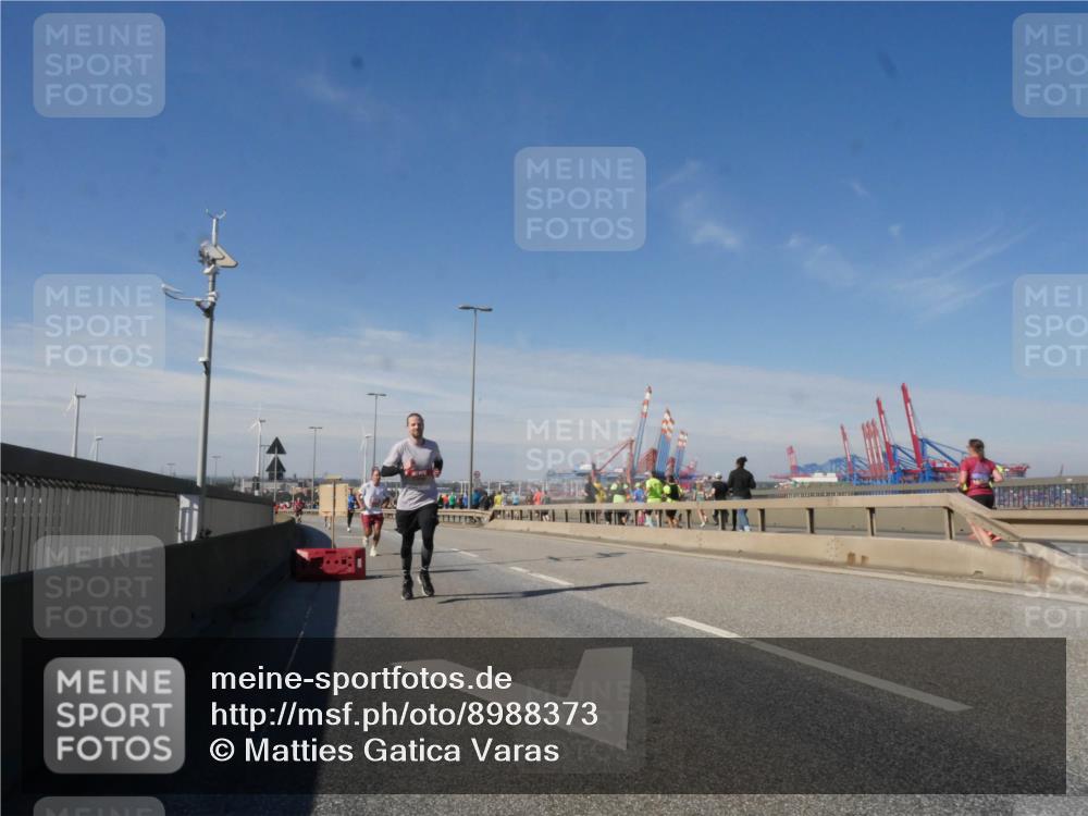 03.10.2025 - Köhlbrandbrückenlauf Matties Gatica Varas http://msf.ph/oto/8988373 03.10.2025 12:34:17 Position 2  meine-sportfotos.de