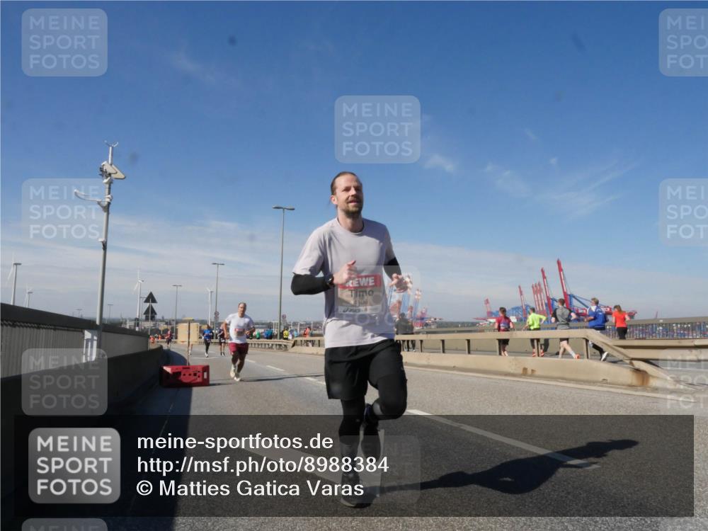 03.10.2025 - Köhlbrandbrückenlauf Matties Gatica Varas http://msf.ph/oto/8988384 03.10.2025 12:34:19 Position 2 4106 meine-sportfotos.de