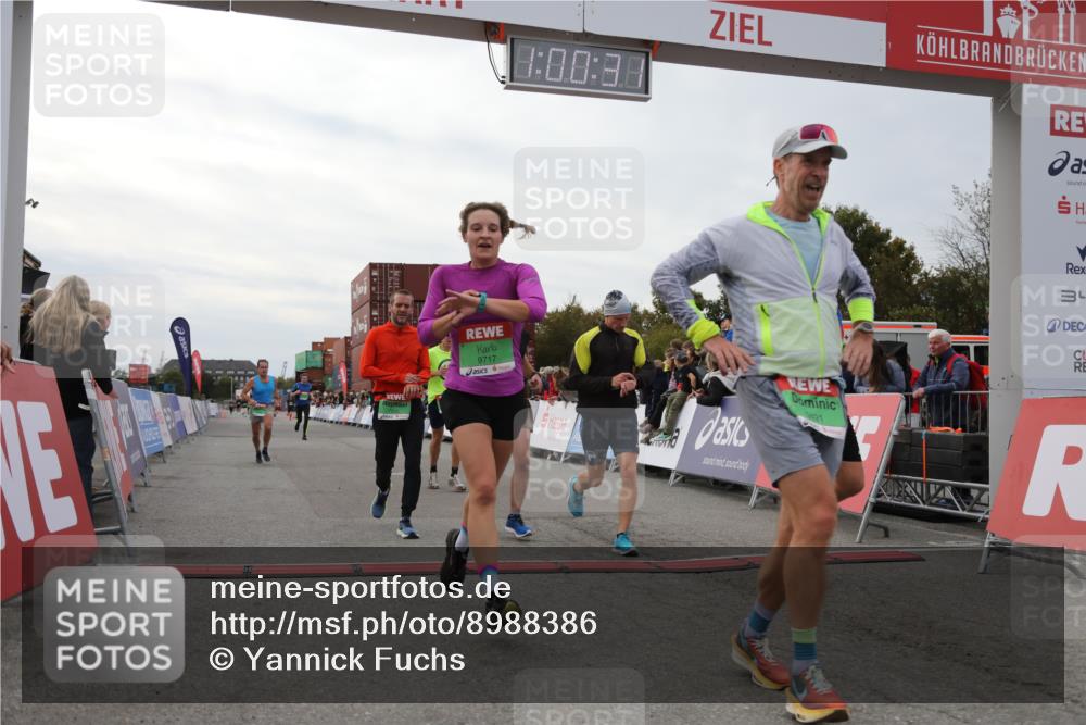03.10.2025 - Köhlbrandbrückenlauf Yannick Fuchs http://msf.ph/oto/8988386 03.10.2025 16:00:29 Ziel 7027, 7116, 7202, 7287, 7327, 7818, 9188, 9189, 9240, 9391, 9491, 9717 meine-sportfotos.de