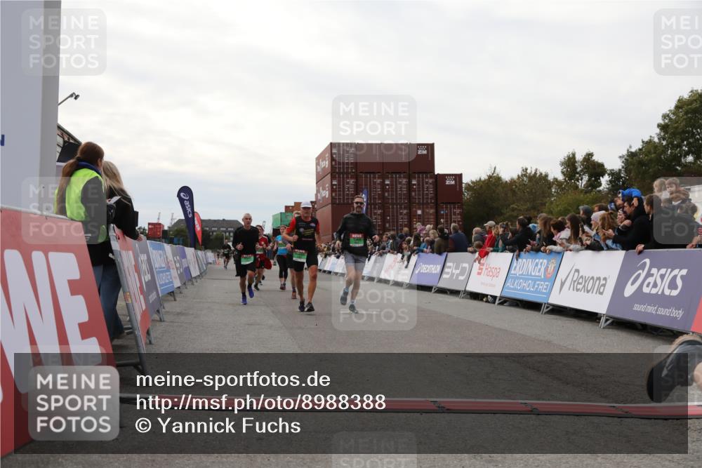 03.10.2025 - Köhlbrandbrückenlauf Yannick Fuchs http://msf.ph/oto/8988388 03.10.2025 16:12:38 Ziel 7502, 8957, 8960, 8979, 8982, 9296, 9300, 9307, 9420 meine-sportfotos.de