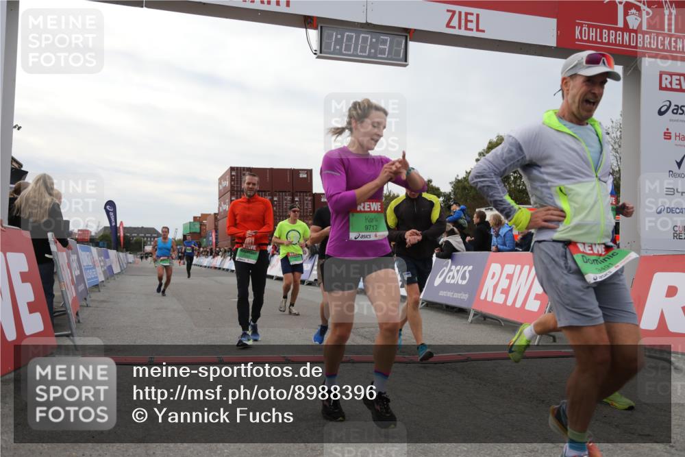 03.10.2025 - Köhlbrandbrückenlauf Yannick Fuchs http://msf.ph/oto/8988396 03.10.2025 16:00:29 Ziel 7027, 7116, 7202, 7287, 7327, 7818, 9188, 9189, 9240, 9391, 9491, 9717 meine-sportfotos.de