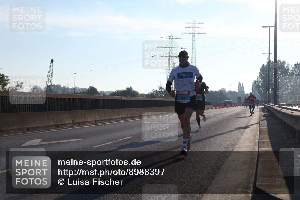 03.10.2025 - Köhlbrandbrückenlauf Luisa Fischer http://msf.ph/oto/8988397 03.10.2025 10:11:23 Position 3 3740, 1 meine-sportfotos.de